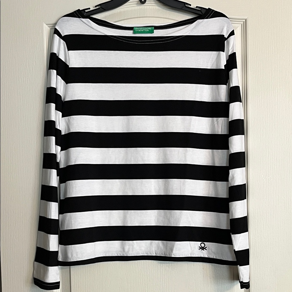 United Colors Of Benetton Black and White Striped Long Sleeve Tee